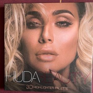 HUDA BEAUTY 3D Highlighter Palette - Radiant Glow